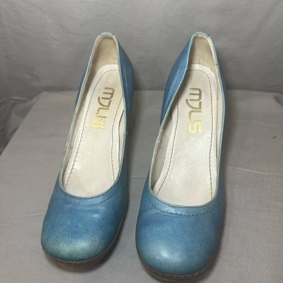 MJUS. blue leather block heel shoe size 38 EU (8US) - Picture 2 of 8